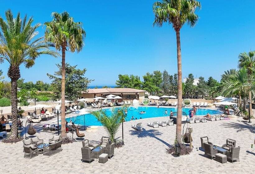 בית מלון כפרי Le Chateau Lambousa