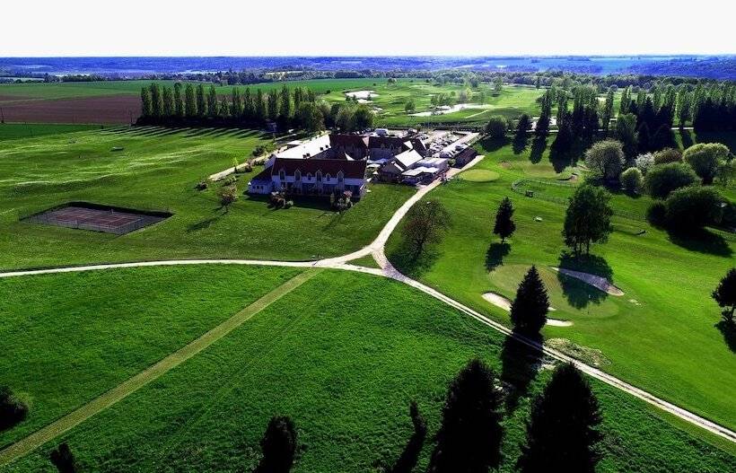 Отель Les Suites Domaine De Crécy