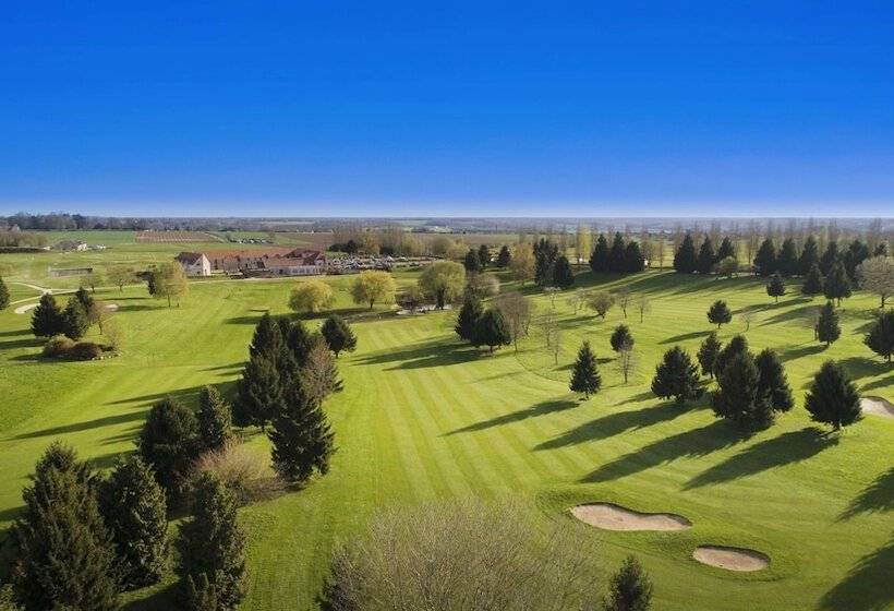 Отель Les Suites Domaine De Crécy