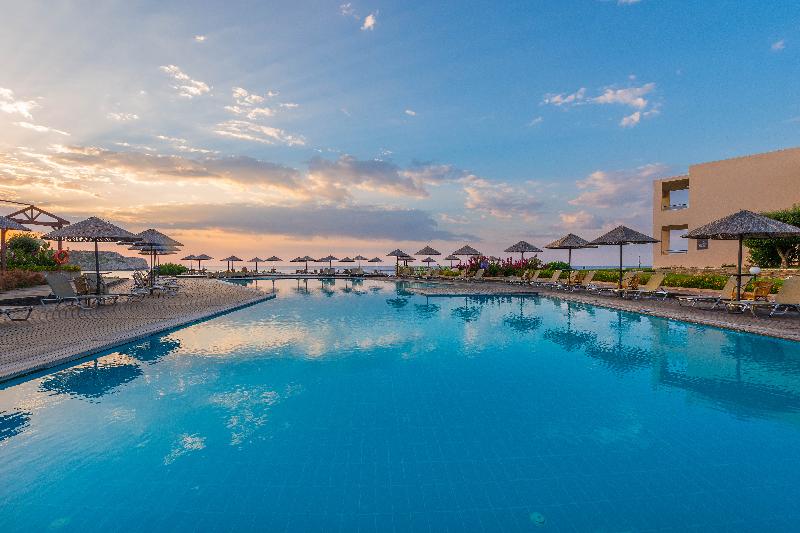 فندق Lutania Beach