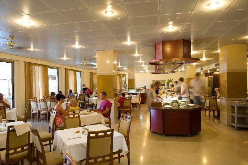 فندق Lutania Beach