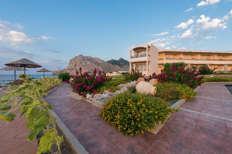 فندق Lutania Beach