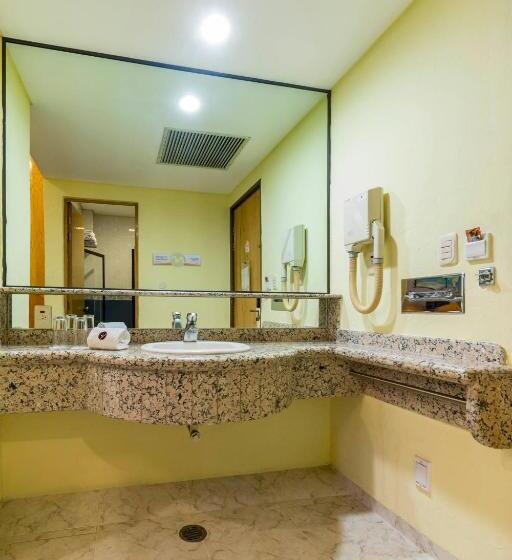 هتل Mandarin Carton