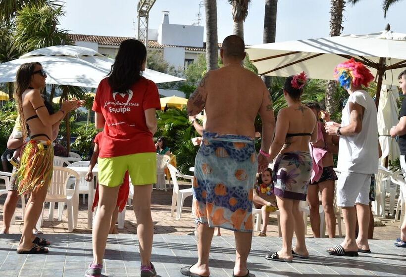 فندق Marina Club