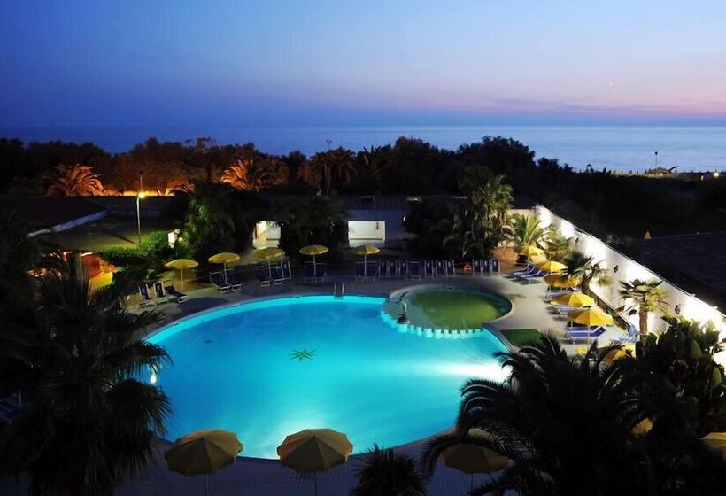 فندق Marina Club