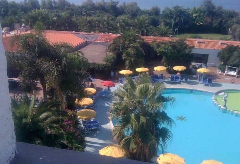 فندق Marina Club