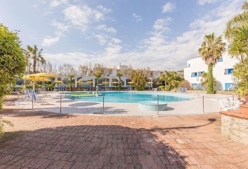 فندق Marina Club