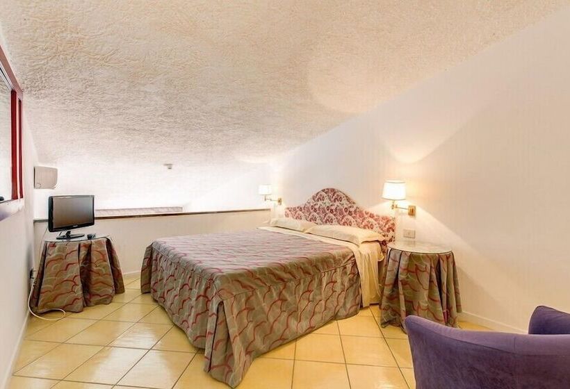 فندق Marina Club