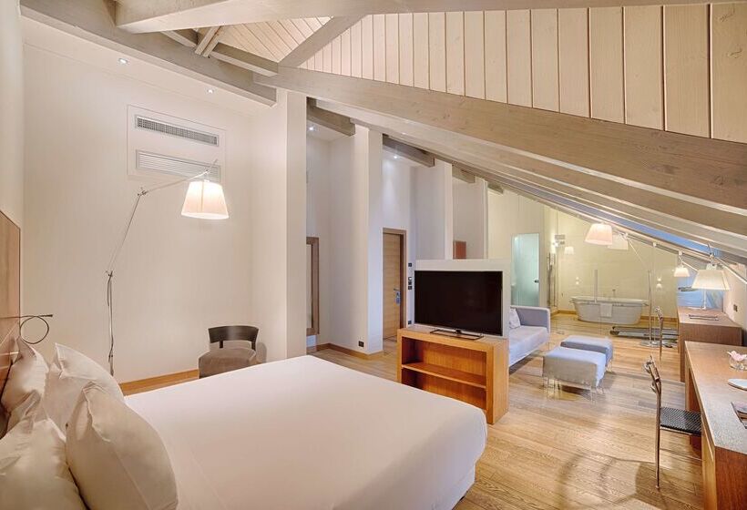 فندق NH Collection Torino Santo Stefano