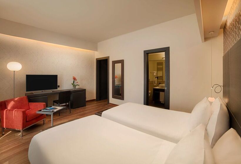 فندق NH Collection Torino Santo Stefano