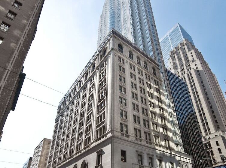 One King West Hotel And Residence