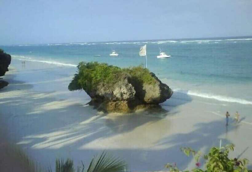 فندق Oscar Resort