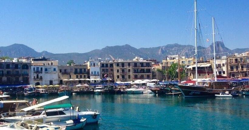 فندق Oscar Resort