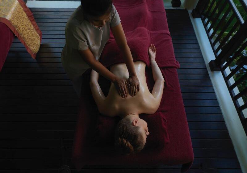 호텔 Rawi Warin Resort And Spa Sha Extra Plus