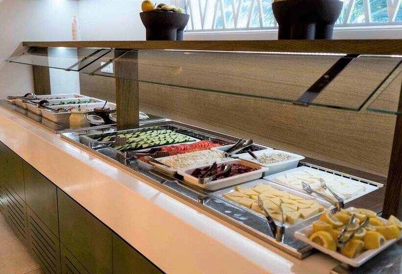 Отель Santo Miramare Beach Resort