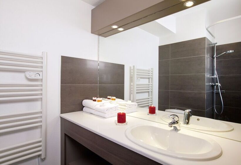 בית מלון כפרי Sejours & Affaires Courbevoie Grande Arche