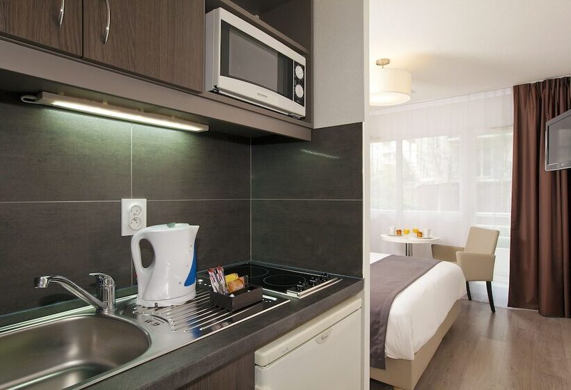 בית מלון כפרי Sejours & Affaires Courbevoie Grande Arche