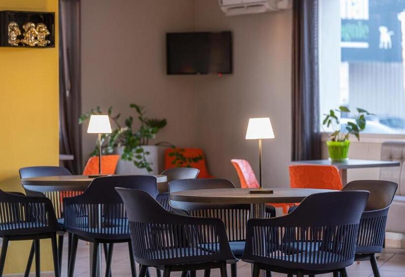 בית מלון כפרי The Originals City, Hôtel L Hippocampe, Sète Balaruc Le Vieux