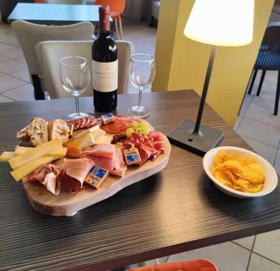 בית מלון כפרי The Originals City, Hôtel L Hippocampe, Sète Balaruc Le Vieux