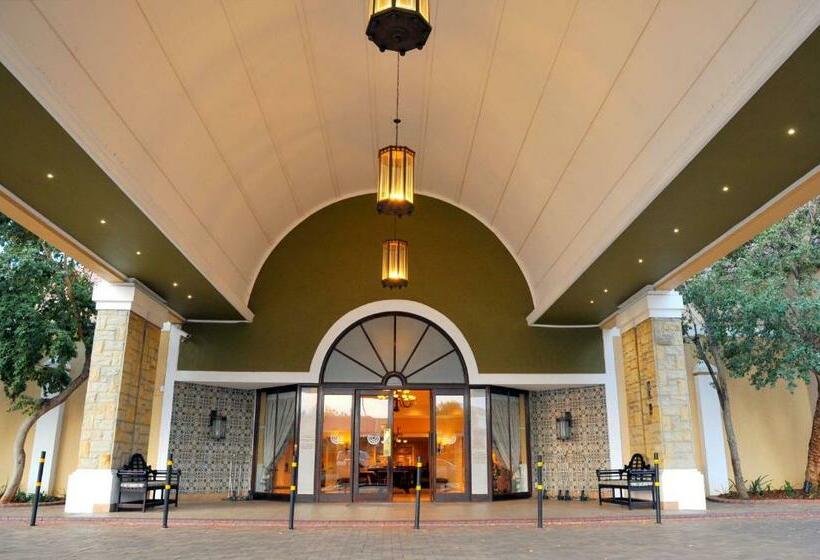 Отель Southern Sun Bloemfontein