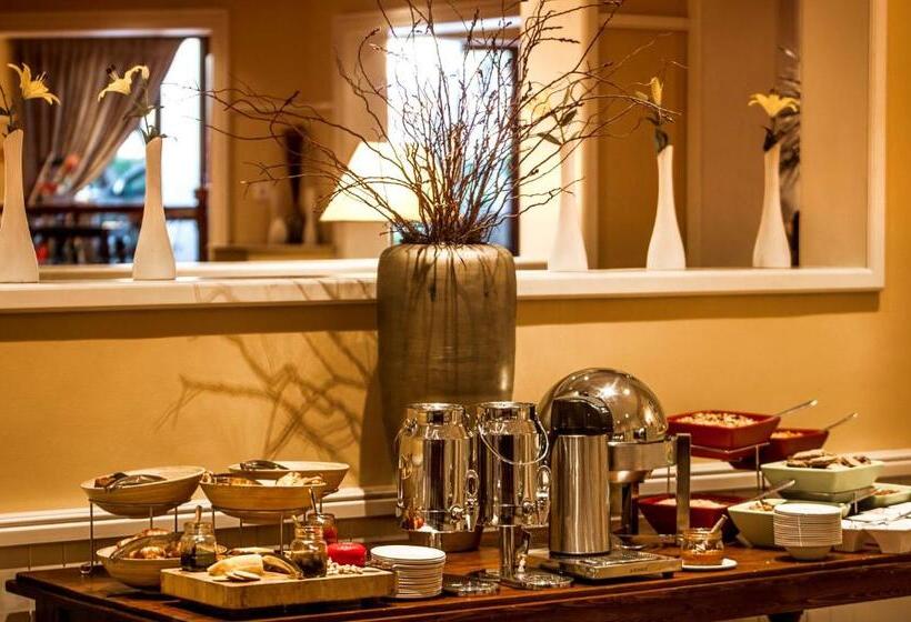 Отель Southern Sun Bloemfontein