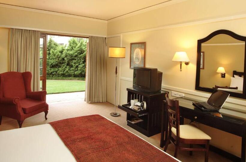 Отель Southern Sun Bloemfontein