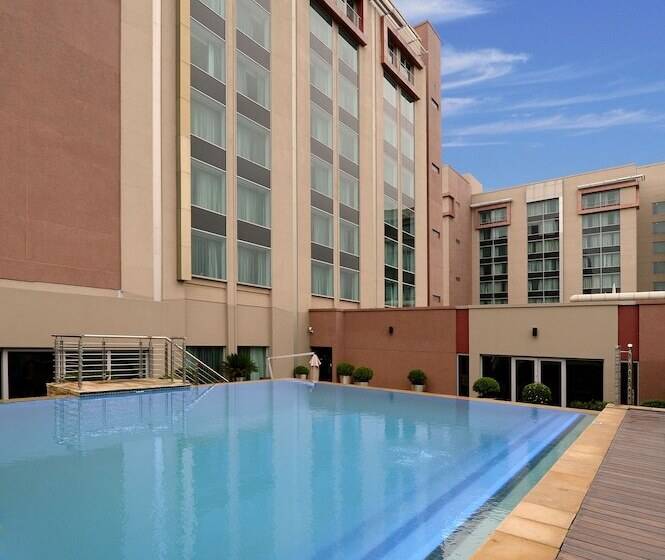 Отель Southern Sun Rosebank, Johannesburg