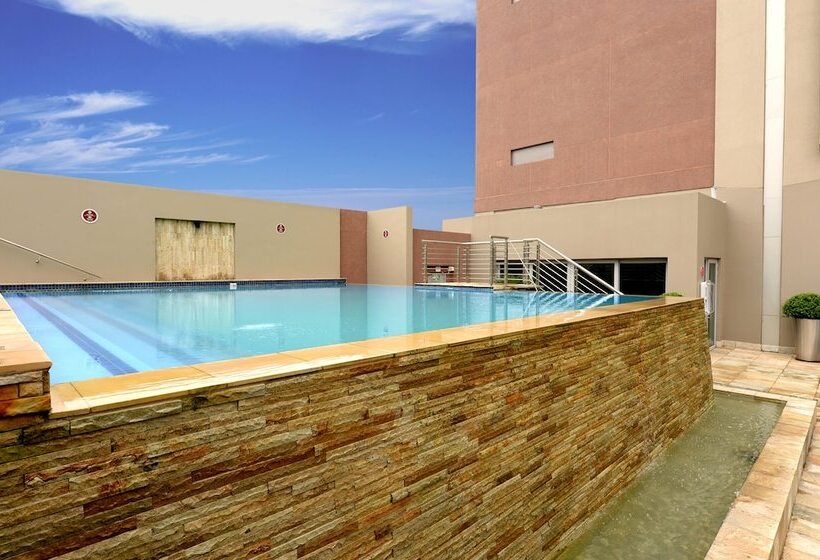 Отель Southern Sun Rosebank, Johannesburg