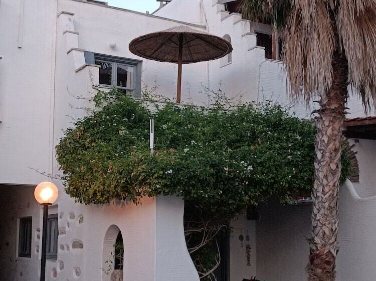 Отель Naxos Summerland Resort