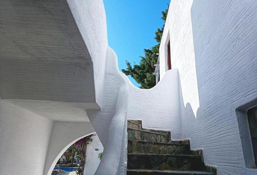 Отель Naxos Summerland Resort