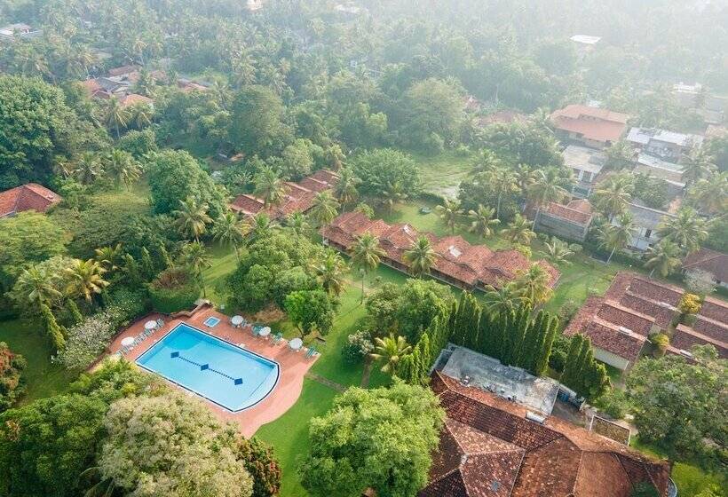 Отель Tamarind Tree Garden Resort