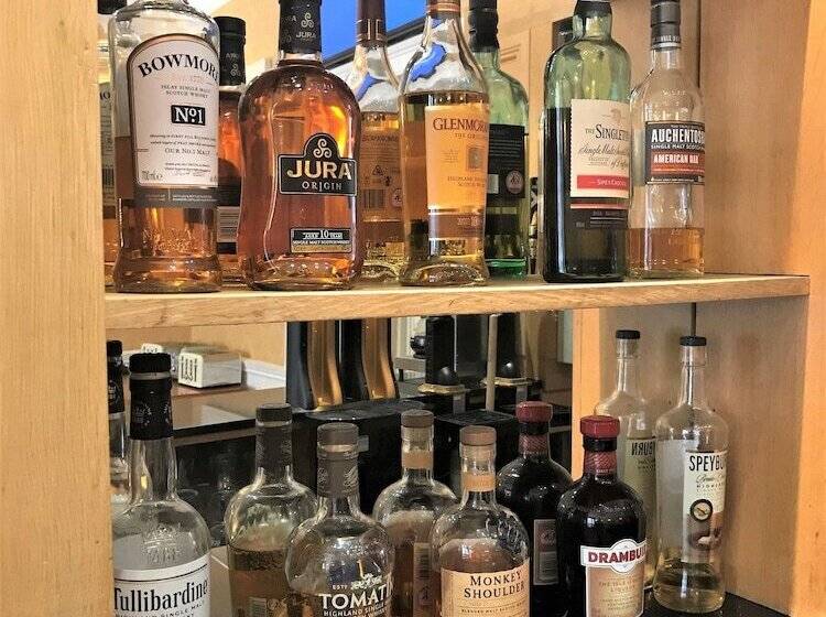 ホテル The Haymarket Lairg