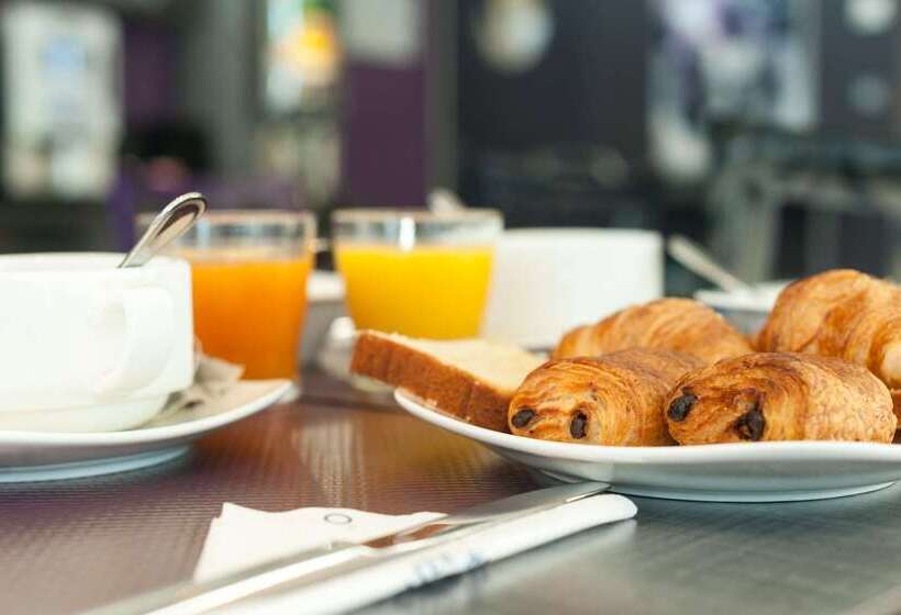 Отель The Originals City, Hôtel La Saulaie, Saumur Ouest