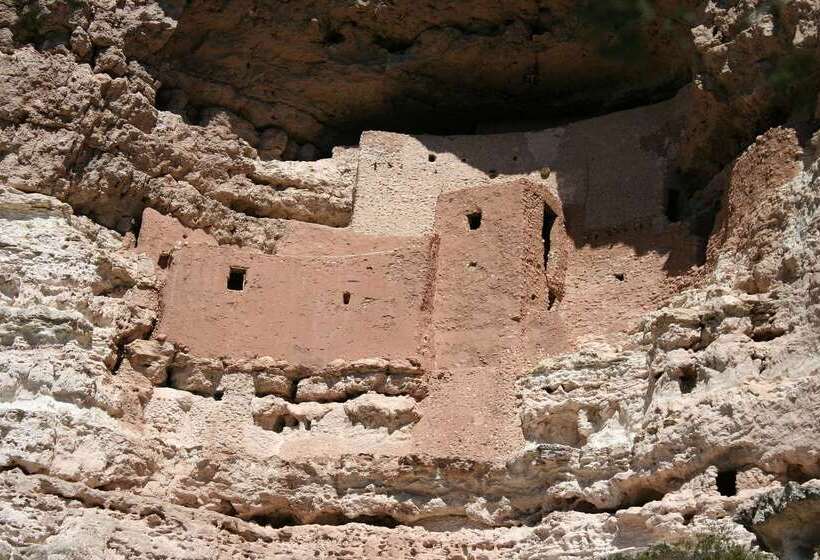 Отель The Originals City, Hôtel La Saulaie, Saumur Ouest