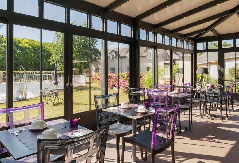 Отель The Originals City, Hôtel La Saulaie, Saumur Ouest