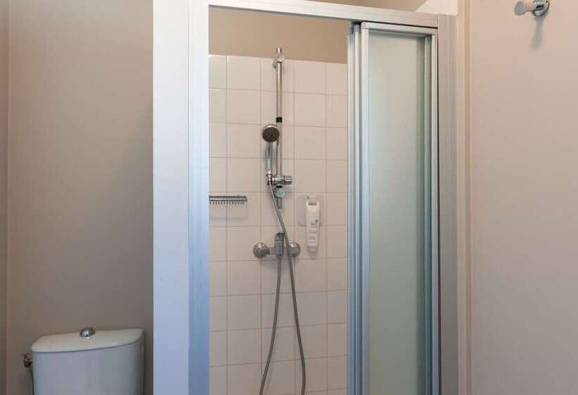 Отель The Originals City, Hôtel La Saulaie, Saumur Ouest