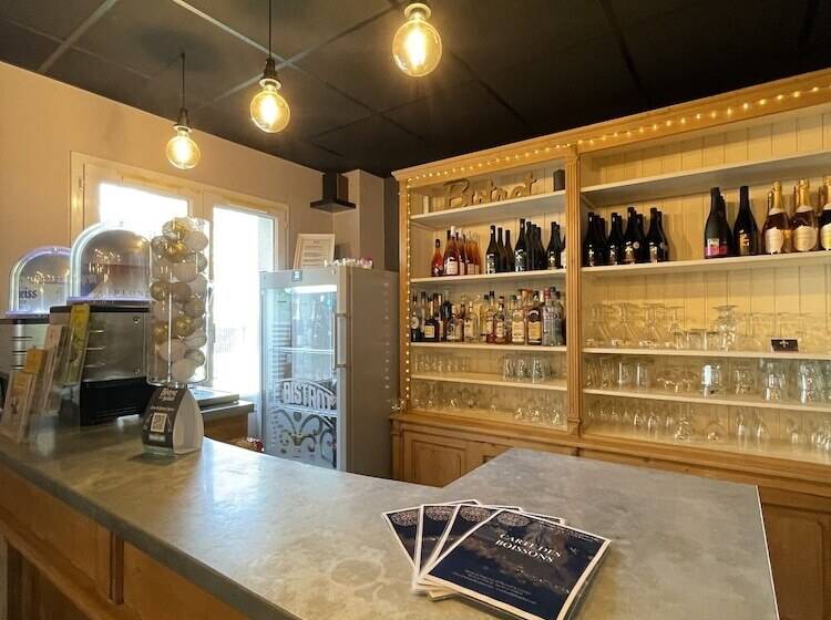 Отель The Originals City, Hôtel La Saulaie, Saumur Ouest