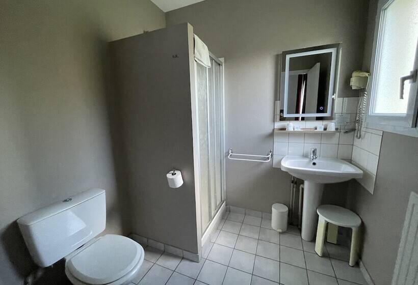 Отель The Originals City, Hôtel La Saulaie, Saumur Ouest