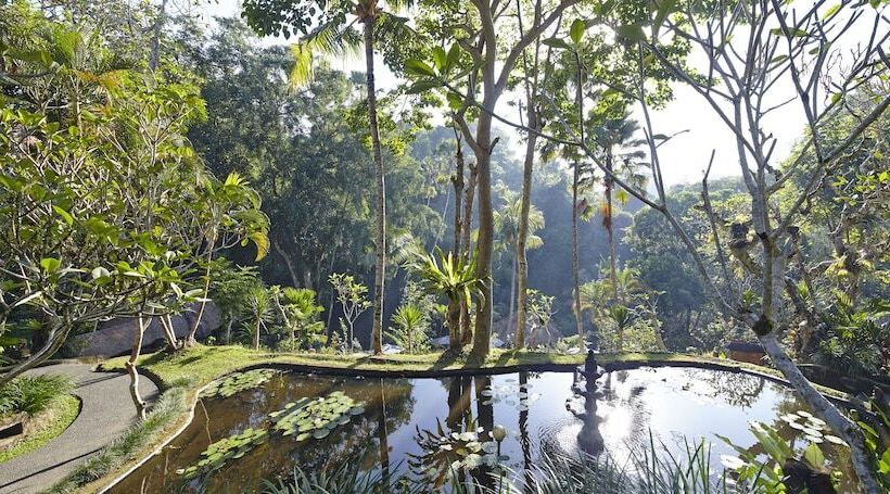 فندق Tjampuhan Spa