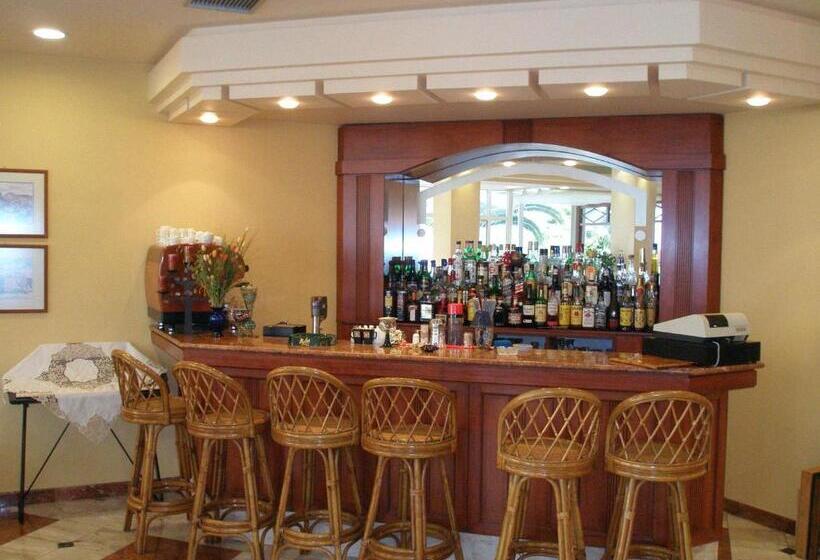 בית מלון כפרי Tolon Holidays