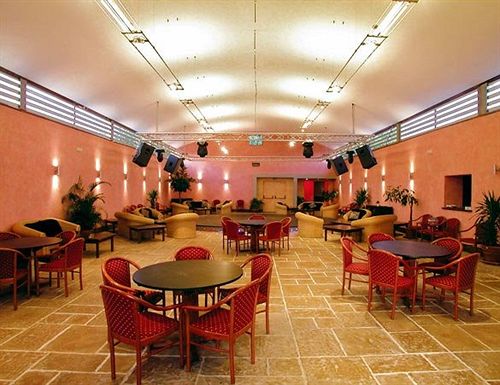 ホテル Trevi Village