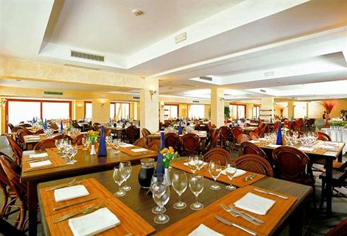 ホテル Trevi Village