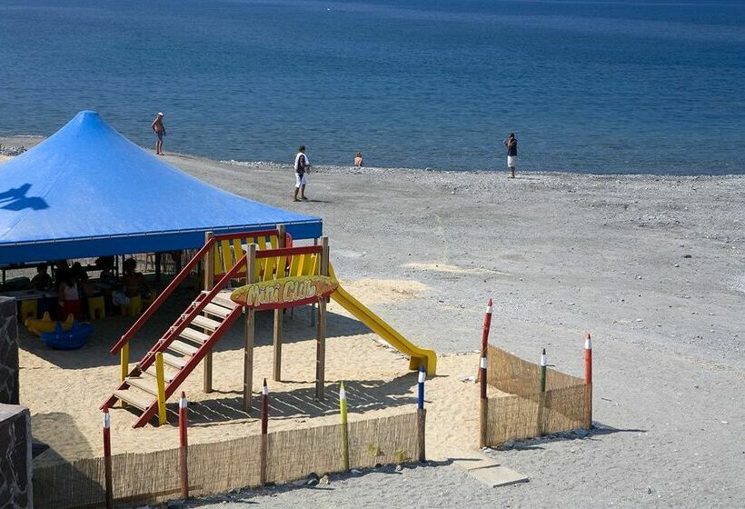 ホテル Trevi Village