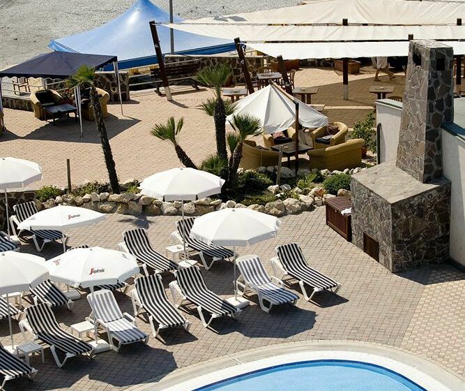 ホテル Trevi Village