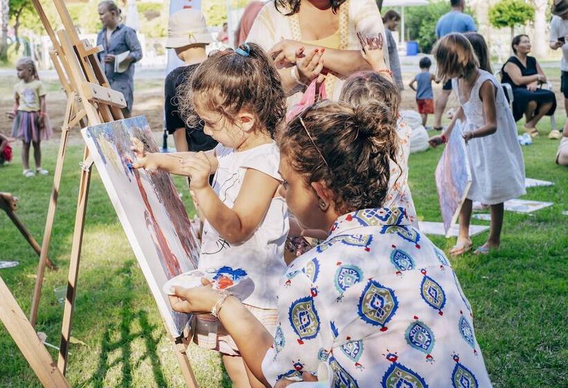 호텔 Utopia Beach Club