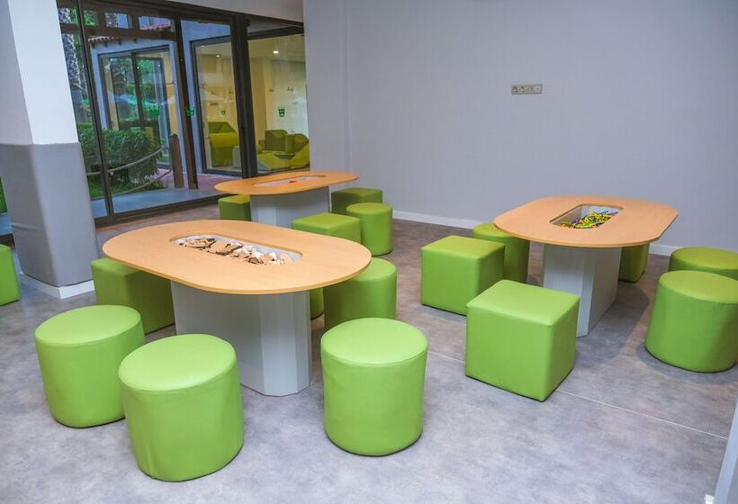 호텔 Utopia Beach Club