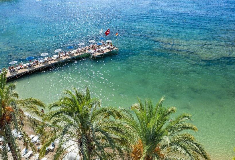 Отель Utopia Resort & Residence