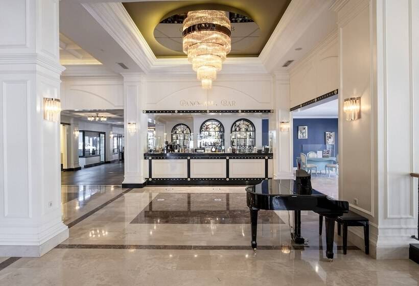 Отель Utopia Resort & Residence