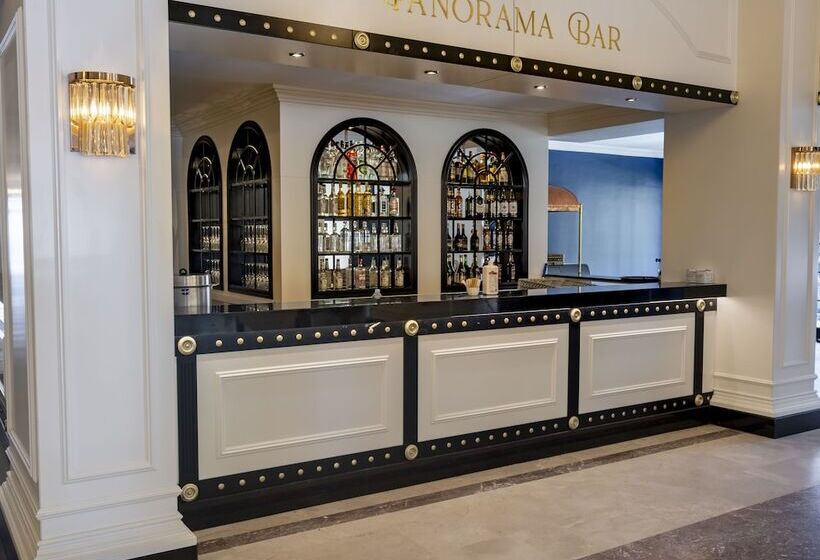 Отель Utopia Resort & Residence