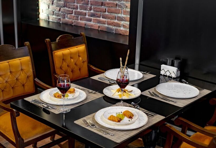 Отель Utopia Resort & Residence